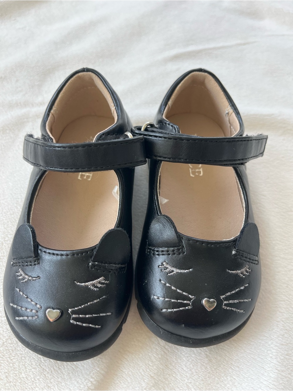 Gymboree Black Cat Mary Jane Dress Shoes with Heart Accent